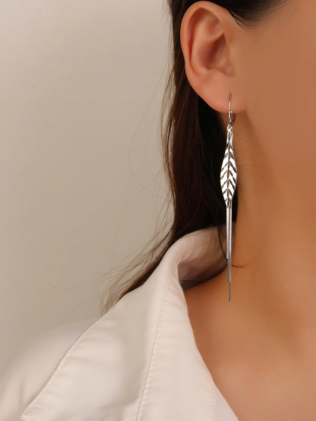 Levélmintás lógós fülbevaló