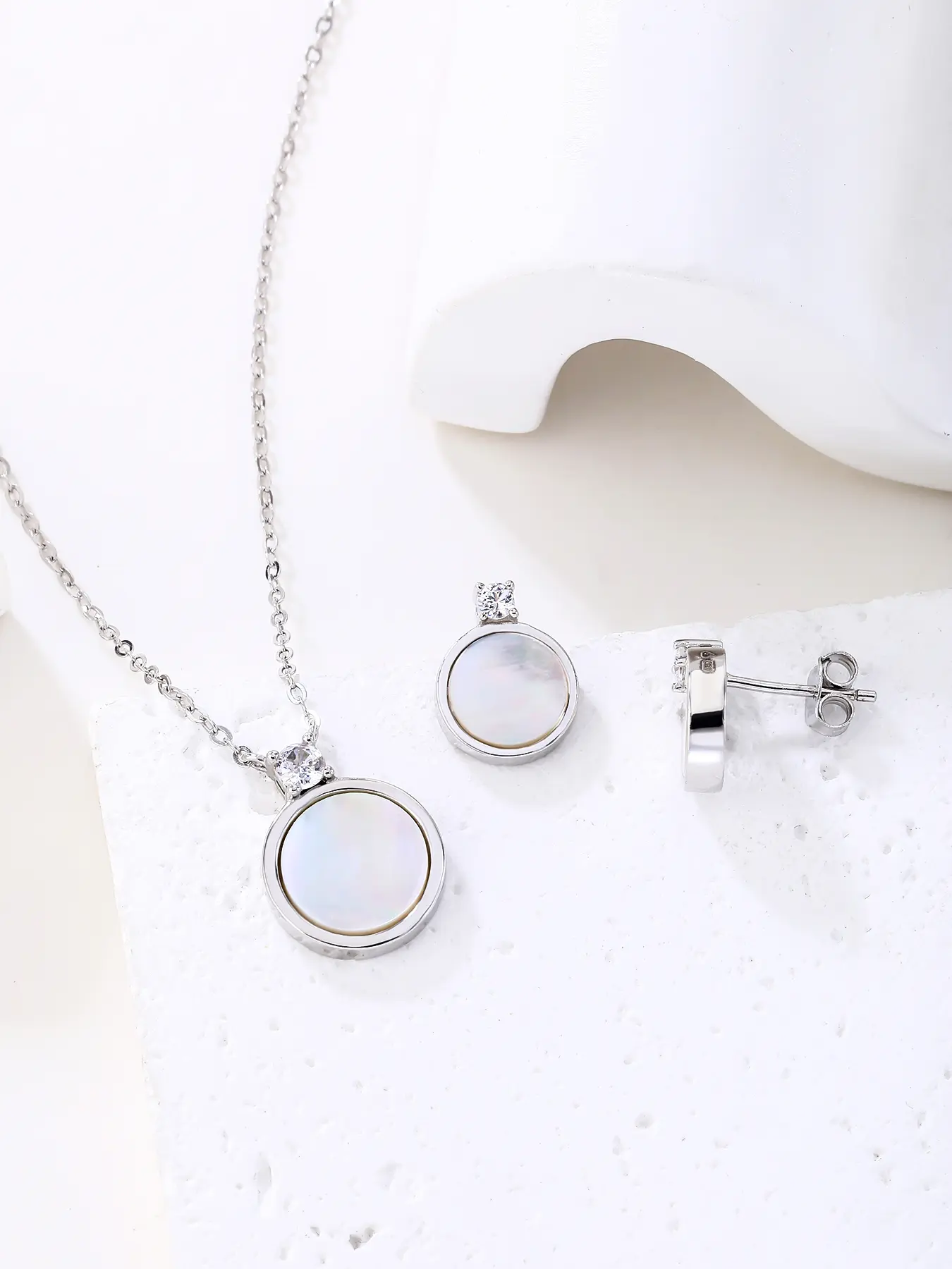 Gyöngyházas ezüst ékszerszett cirkónia kövekkel ródium bevonattal_5