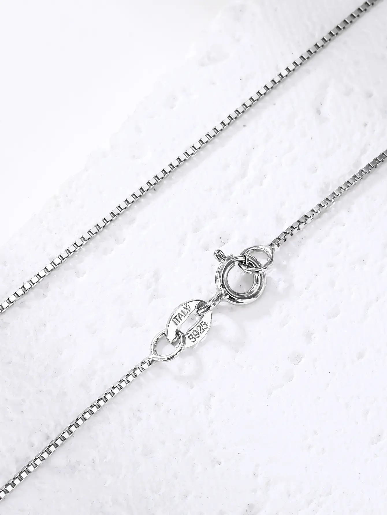 Vékony kocka ezüst nyaklánc, ródium bevonattal (45 cm)_2