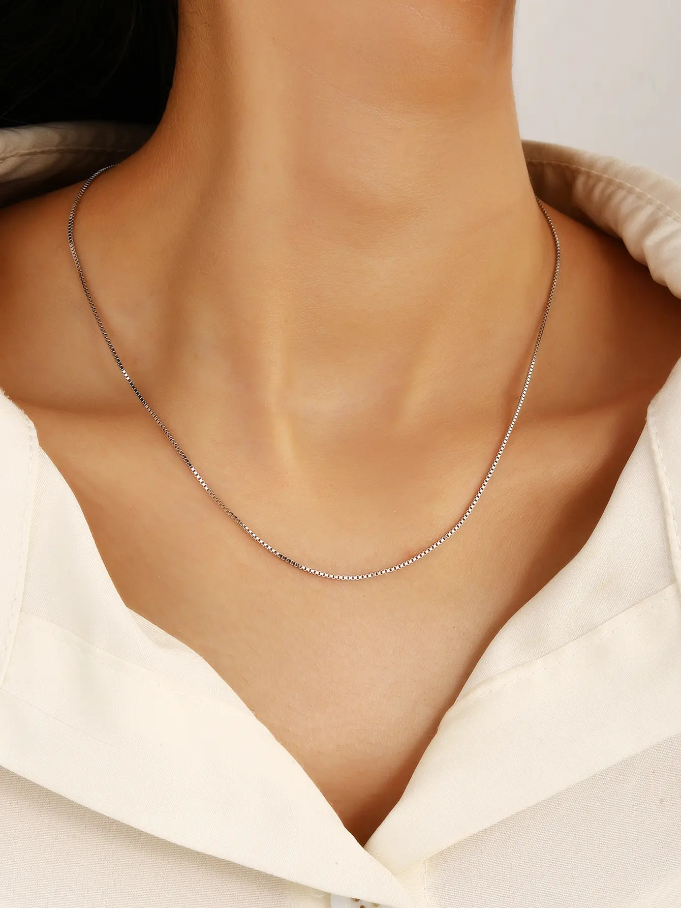 Vékony kocka ezüst nyaklánc, ródium bevonattal (45 cm)_4